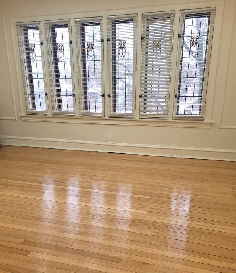 2336 E 68th St ##2 - Photo 4 of 17