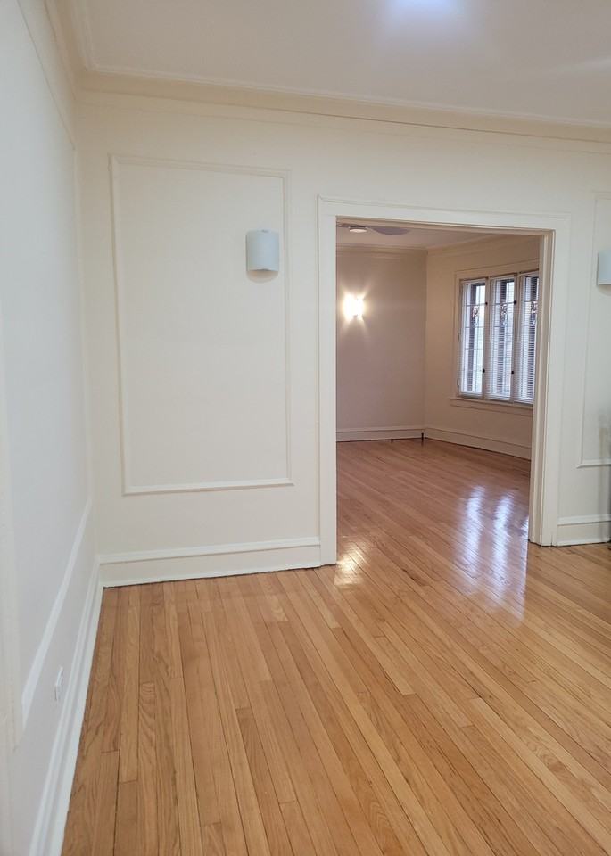 2336 E 68th St ##2 - Photo 5 of 17