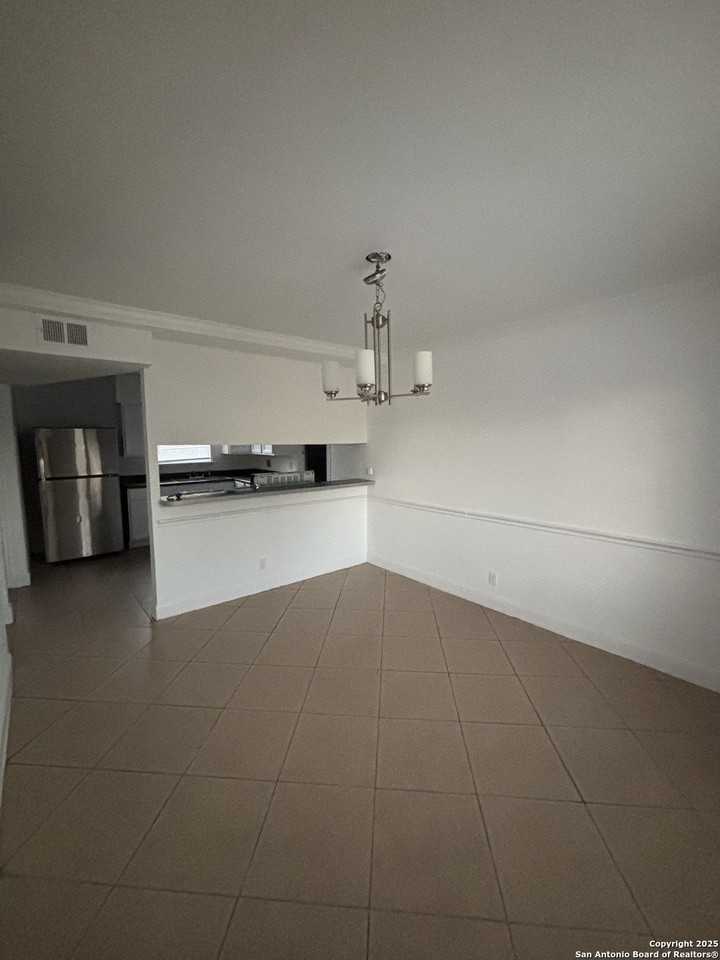 7410 Westlyn Dr - Photo 7 of 15