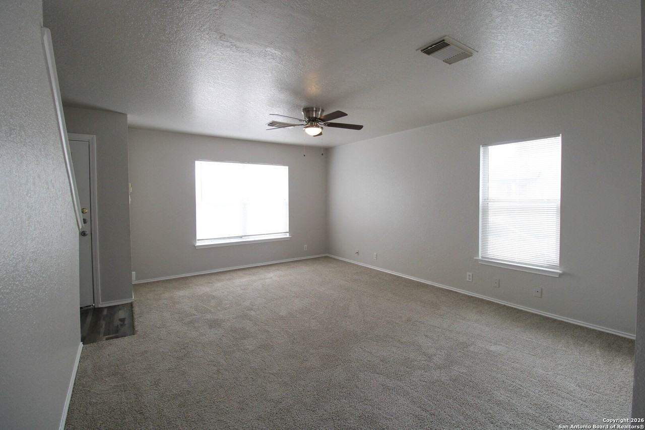 9 Great Hills Dr - Photo 6 of 37