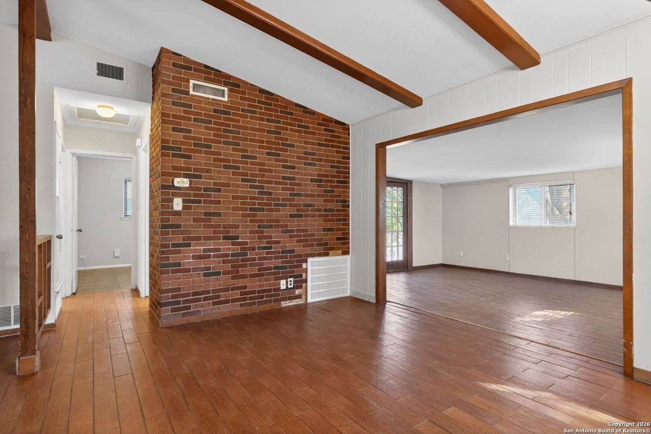 4022 Ramsgate St - Photo 5 of 27