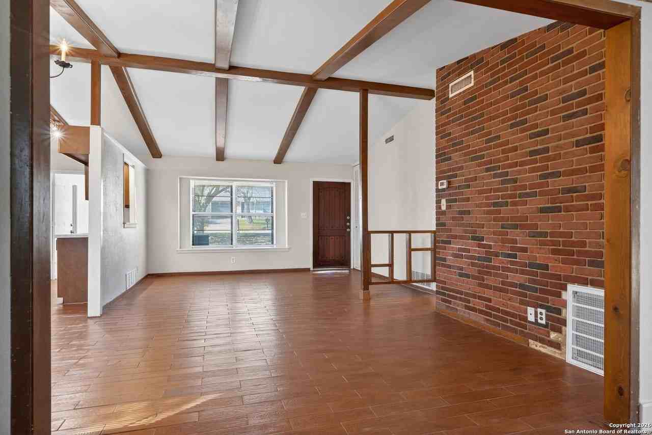 4022 Ramsgate St - Photo 6 of 27