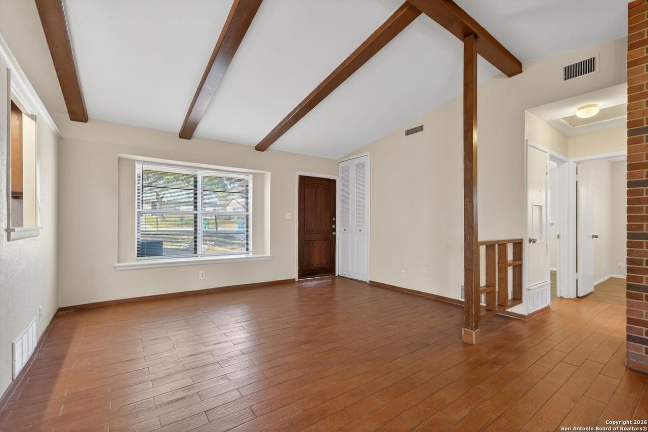 4022 Ramsgate St - Photo 7 of 27