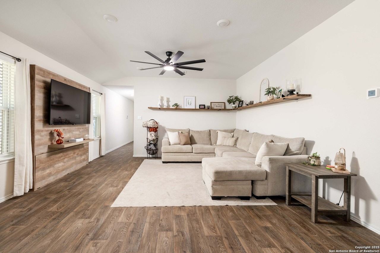 1708 Chianti Pass - Photo 5 of 22