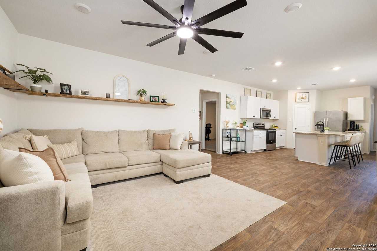 1708 Chianti Pass - Photo 6 of 22