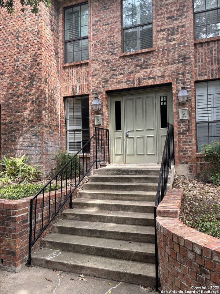 201 Ellwood St Apt 205 #205 - Photo 3 of 28