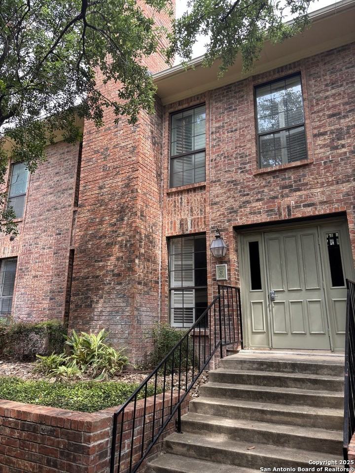 201 Ellwood St Apt 205 #205 - Photo 4 of 28