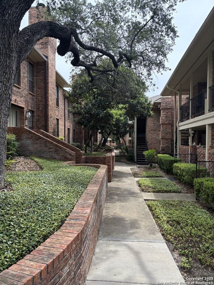 201 Ellwood St Apt 205 #205 - Photo 6 of 28