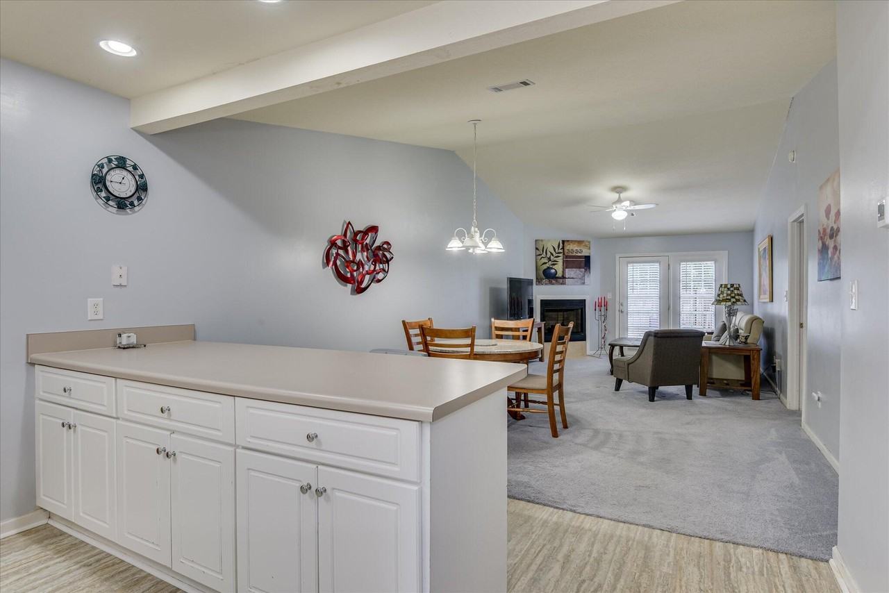 121 Melville Ln Sw - Photo 3 of 22