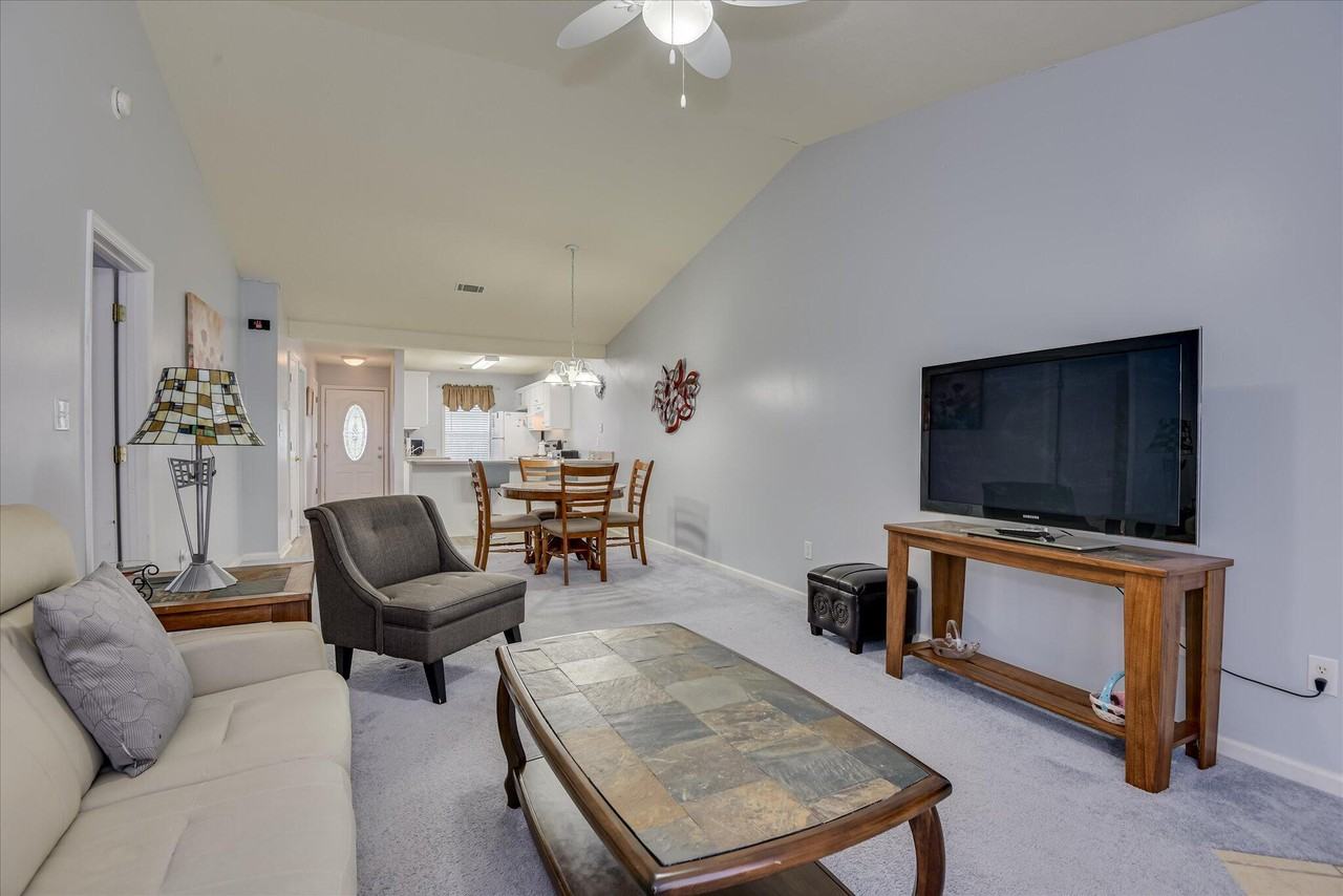 121 Melville Ln Sw - Photo 6 of 22