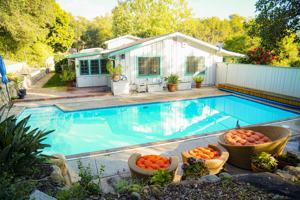 featured image of 704 Ladera Ln