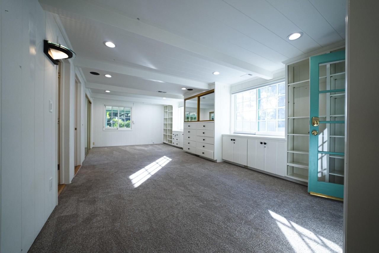 704 Ladera Ln - Photo 5 of 20