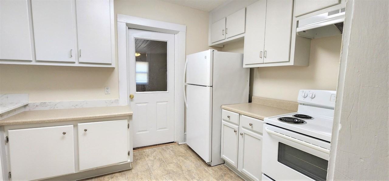 413 N Magnolia St - Photo 4 of 14