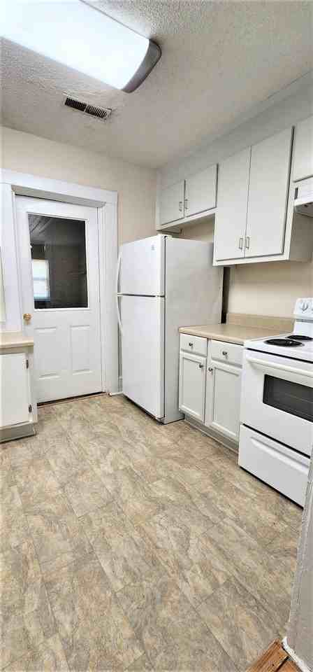 413 N Magnolia St - Photo 6 of 14