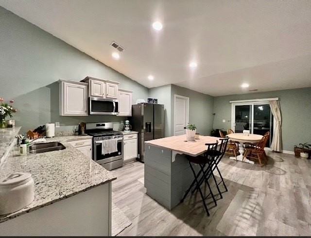 460 Conifer St - Photo 3 of 12