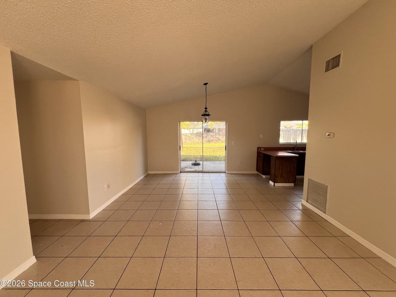 1163 Beacon St Nw - Photo 3 of 12