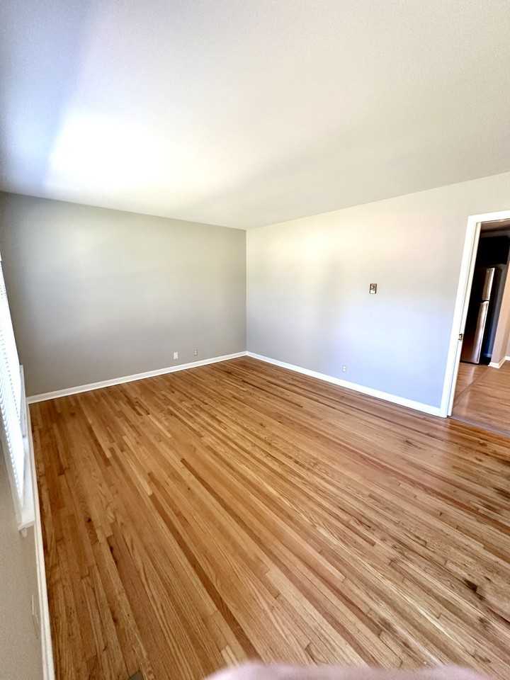 517 May Dr - Photo 2 of 19