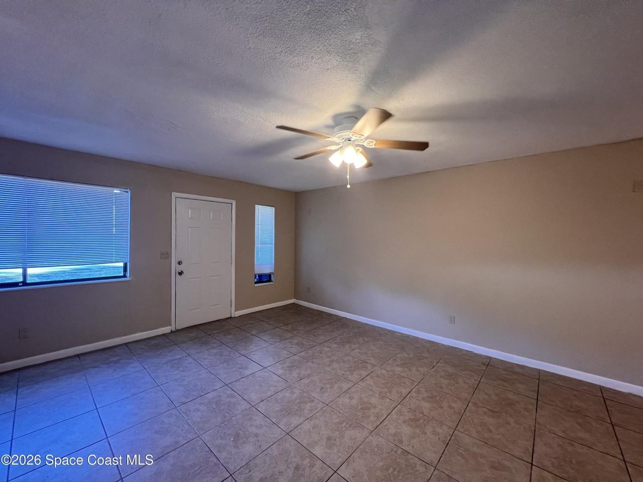 4611 Tree Ridge Ln Ne - Photo 4 of 19