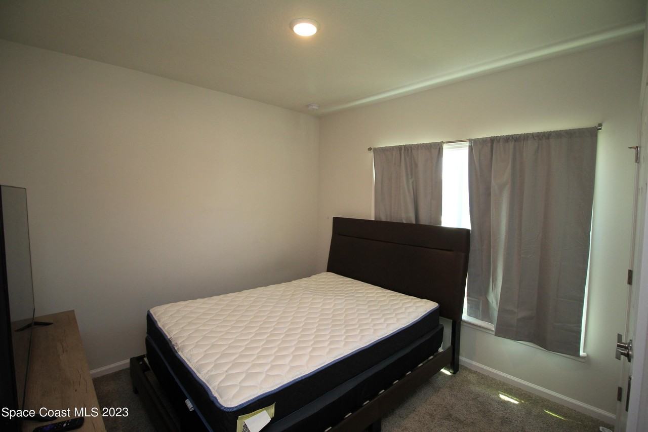 2339 Bonnyton Ln Nw - Photo 2 of 32