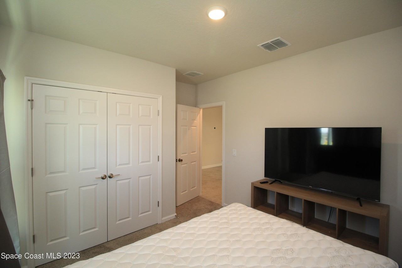 2339 Bonnyton Ln Nw - Photo 3 of 32