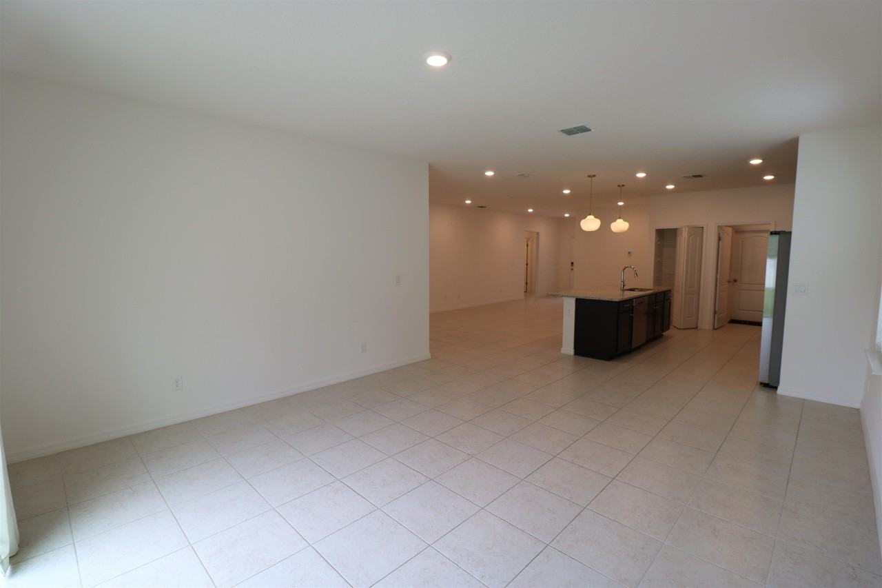 311 Sandstone Dr - Photo 7 of 20