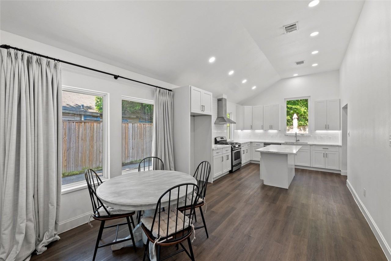 3211 Cochran St - Photo 4 of 33