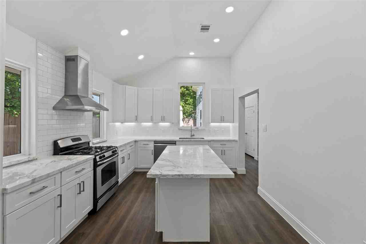 3211 Cochran St - Photo 5 of 33