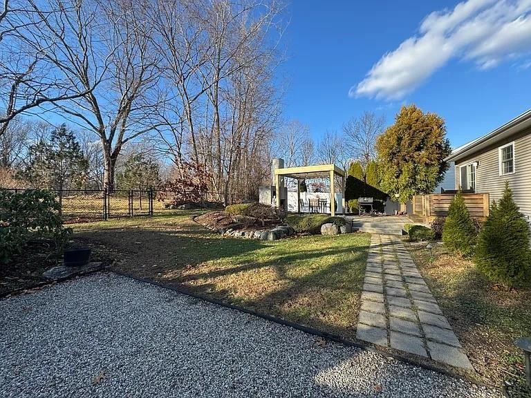 83 Whiting St - Photo 3 of 26