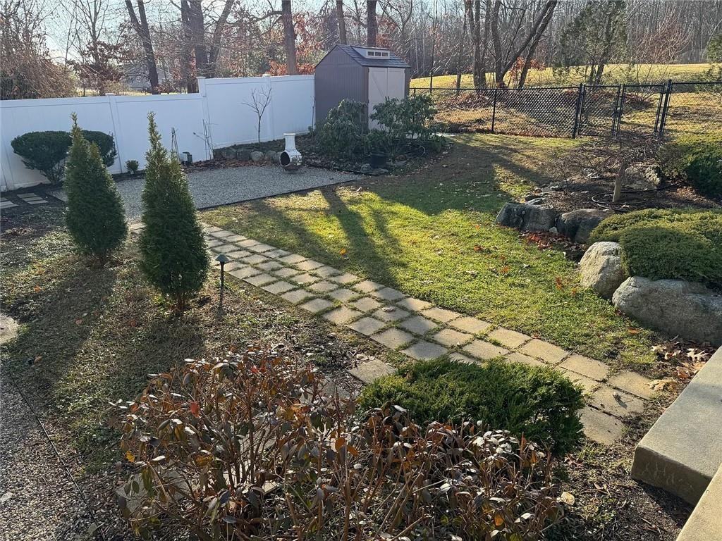 83 Whiting St - Photo 5 of 26