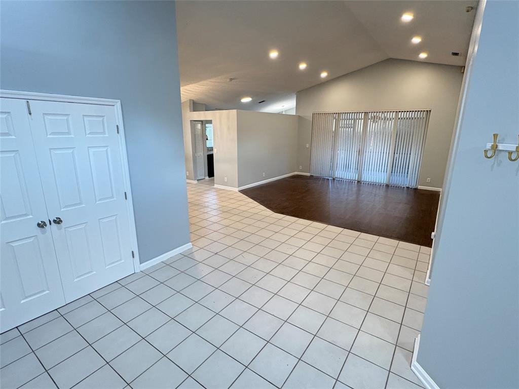 7720 Nw 63rd Way - Photo 3 of 23