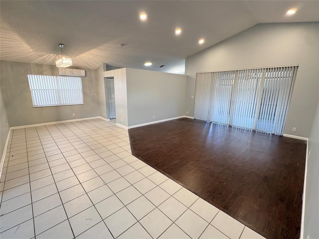 7720 Nw 63rd Way - Photo 4 of 23