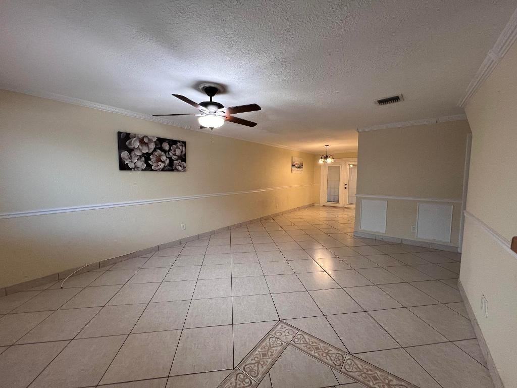 5202 Bayside Dr - Photo 6 of 30