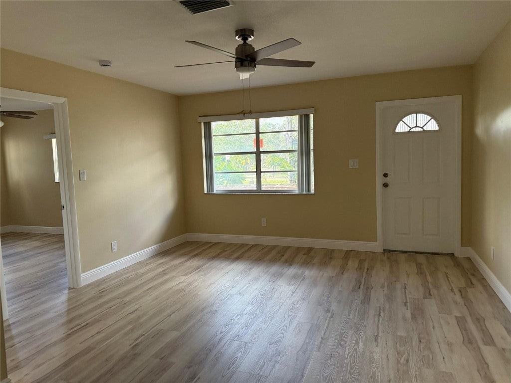 602 Ne 38th St - Photo 5 of 31