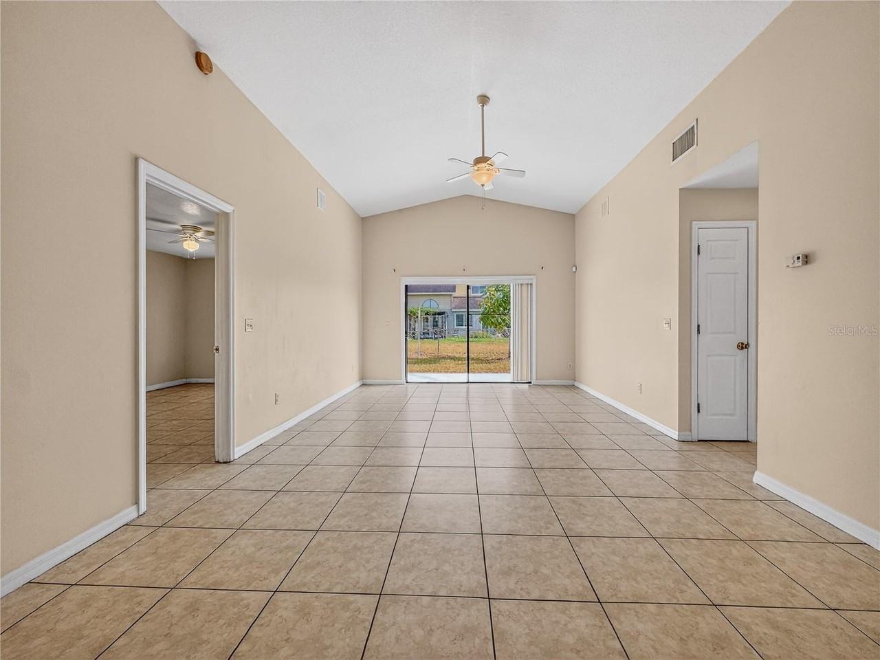 314 Chicago Woods Cir - Photo 6 of 36