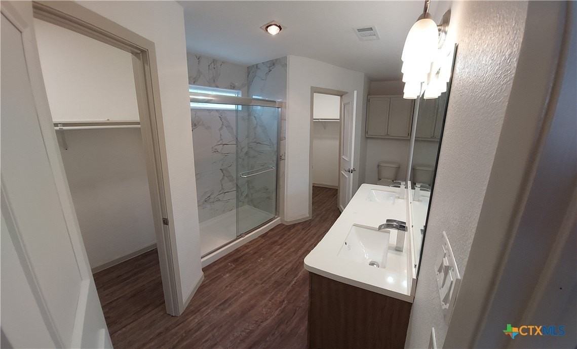 1706 Creek Bend Cir - Photo 2 of 18