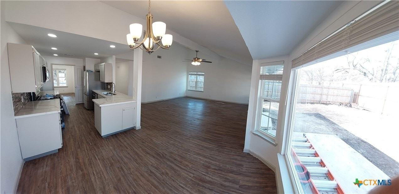 1706 Creek Bend Cir - Photo 5 of 18