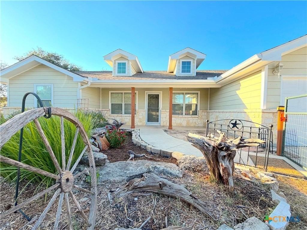 849 Scenic Hills Dr - Photo 2 of 30