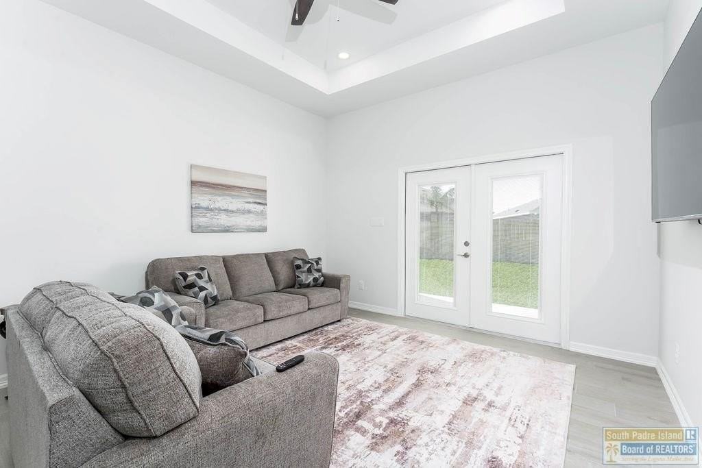 18 N Bay Hill Dr - Photo 6 of 39