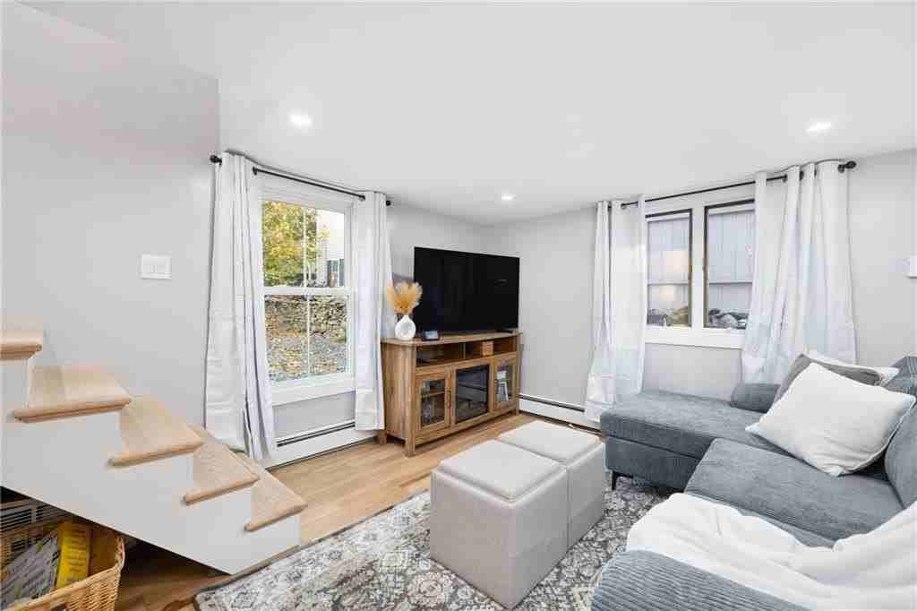 267 Green End Ave - Photo 4 of 20