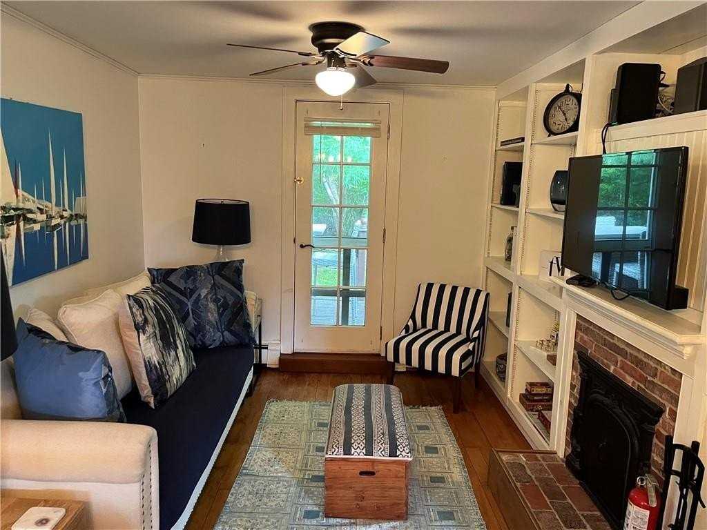 381 3rd Beach Rd - Photo 2 of 15