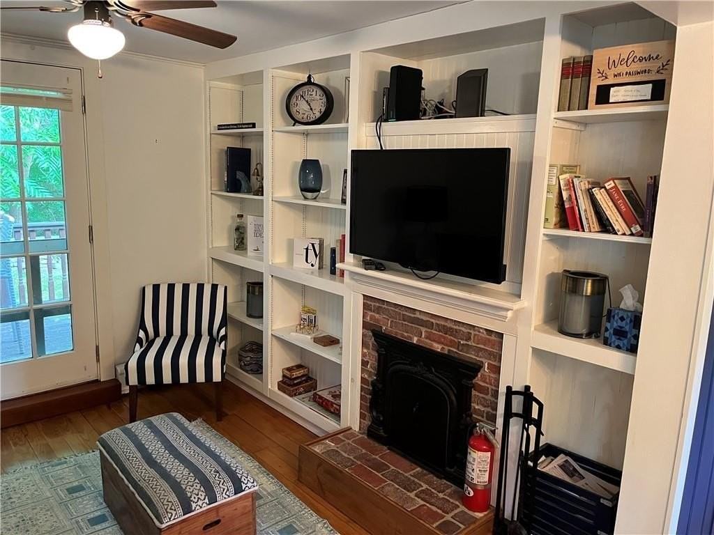 381 3rd Beach Rd - Photo 3 of 15