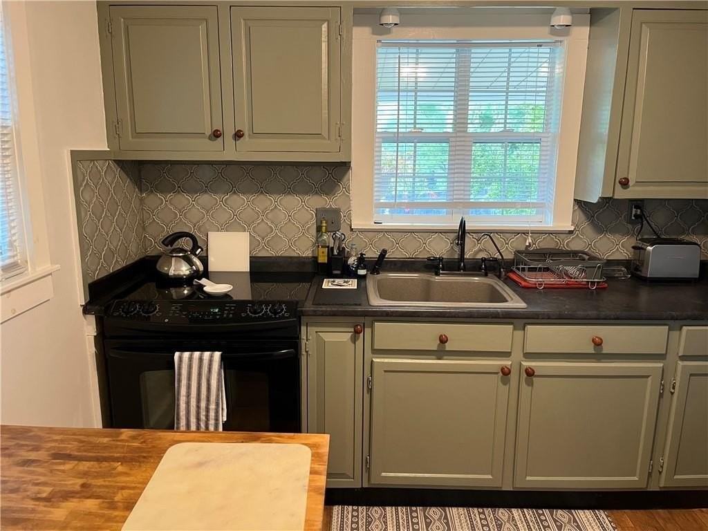 381 3rd Beach Rd - Photo 5 of 15