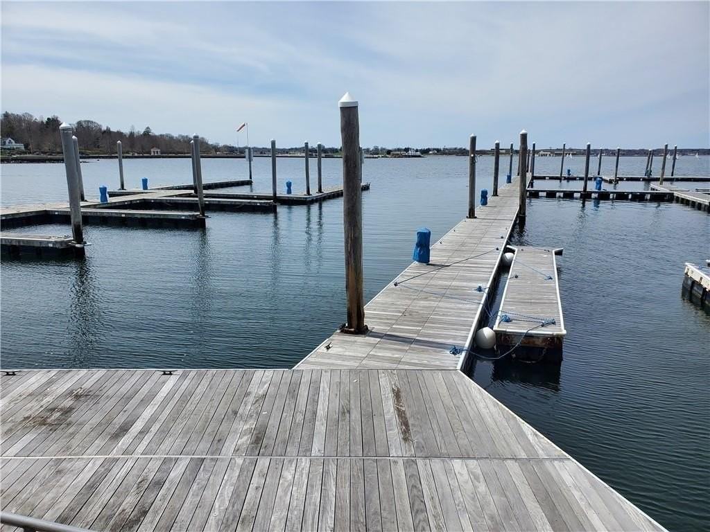 31 Coddington Wharf Apt 27 #27 - Photo 3 of 50