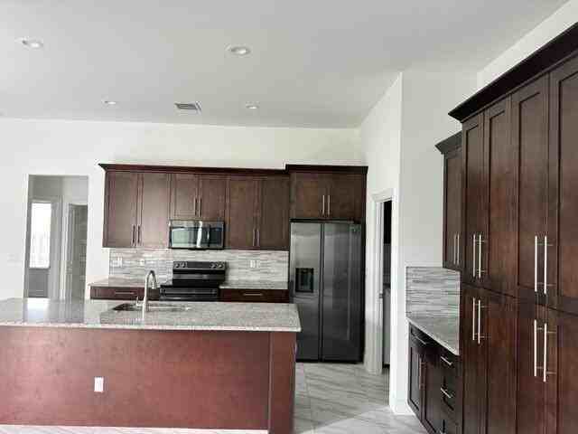 3882 Sw Ridley St - Photo 3 of 18