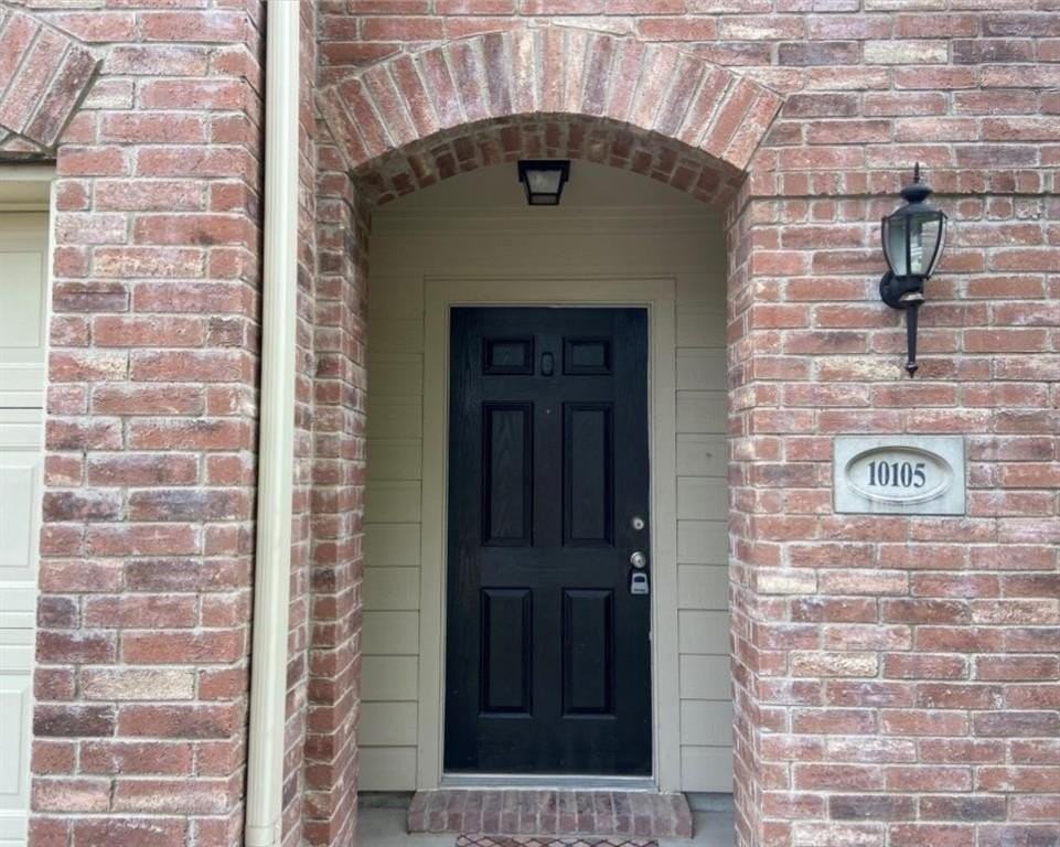 10105 Placid Dr - Photo 2 of 35