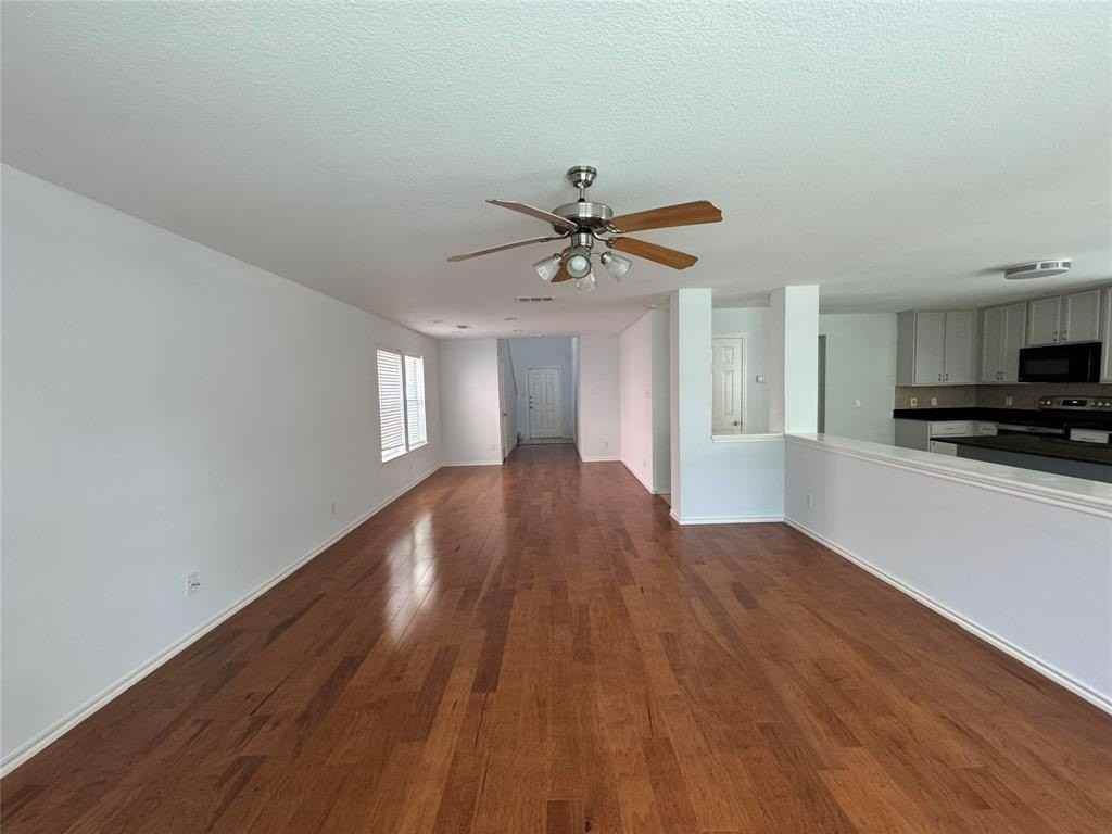 10105 Placid Dr - Photo 5 of 35