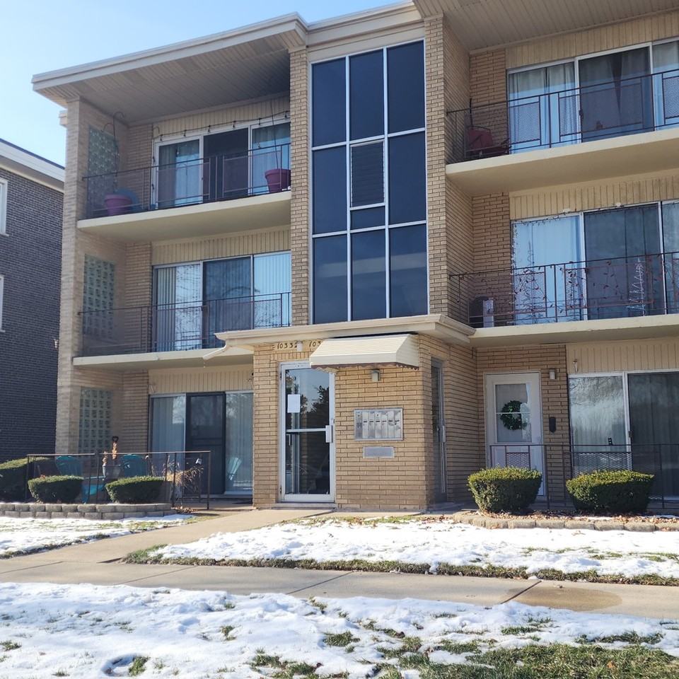 10332 S Komensky Ave ##B - Photo 2 of 17