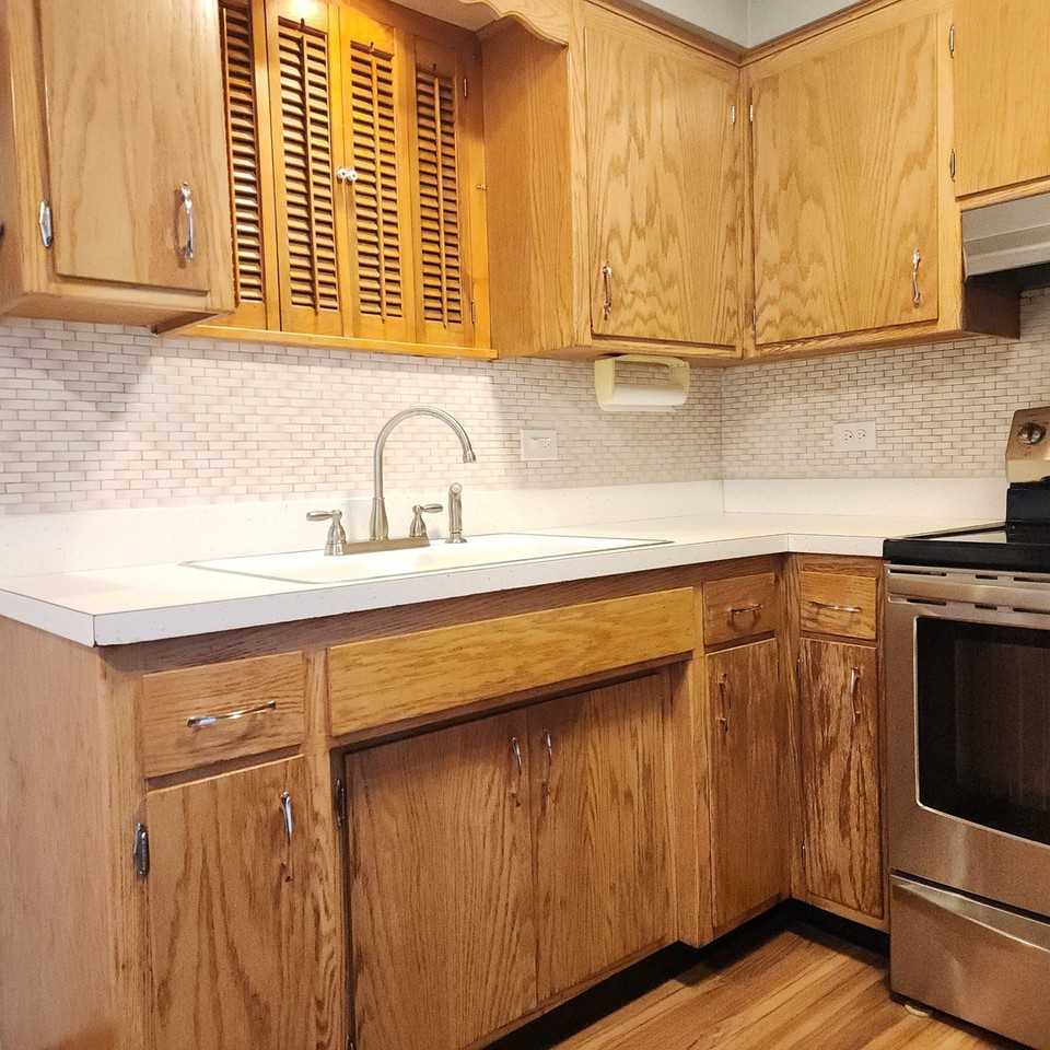 10332 S Komensky Ave ##B - Photo 6 of 17