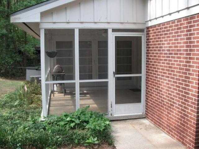 2073 Hollywood Dr - Photo 2 of 27