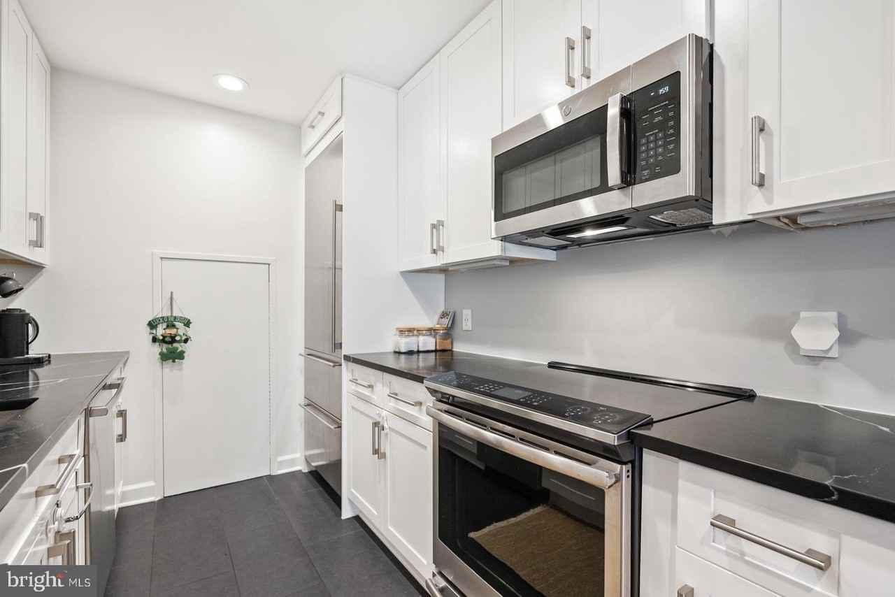 1710 Summit Pl Nw Unit 1710 #1710 - Photo 4 of 35